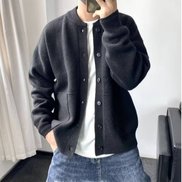 Dario | Elegant cardigan with functional pockets and modern design