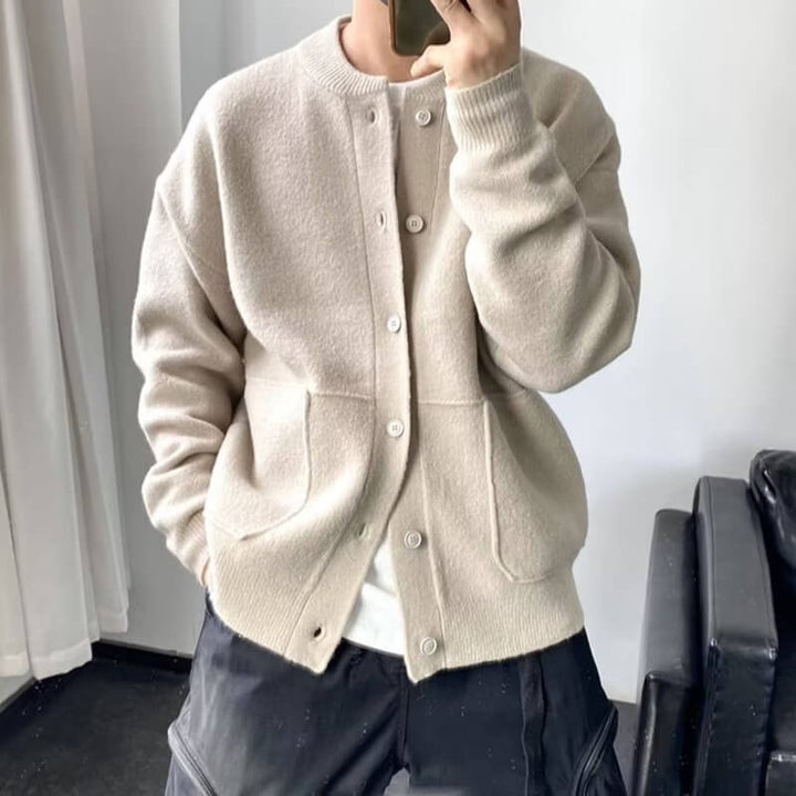 Dario | Elegant cardigan with functional pockets and modern design